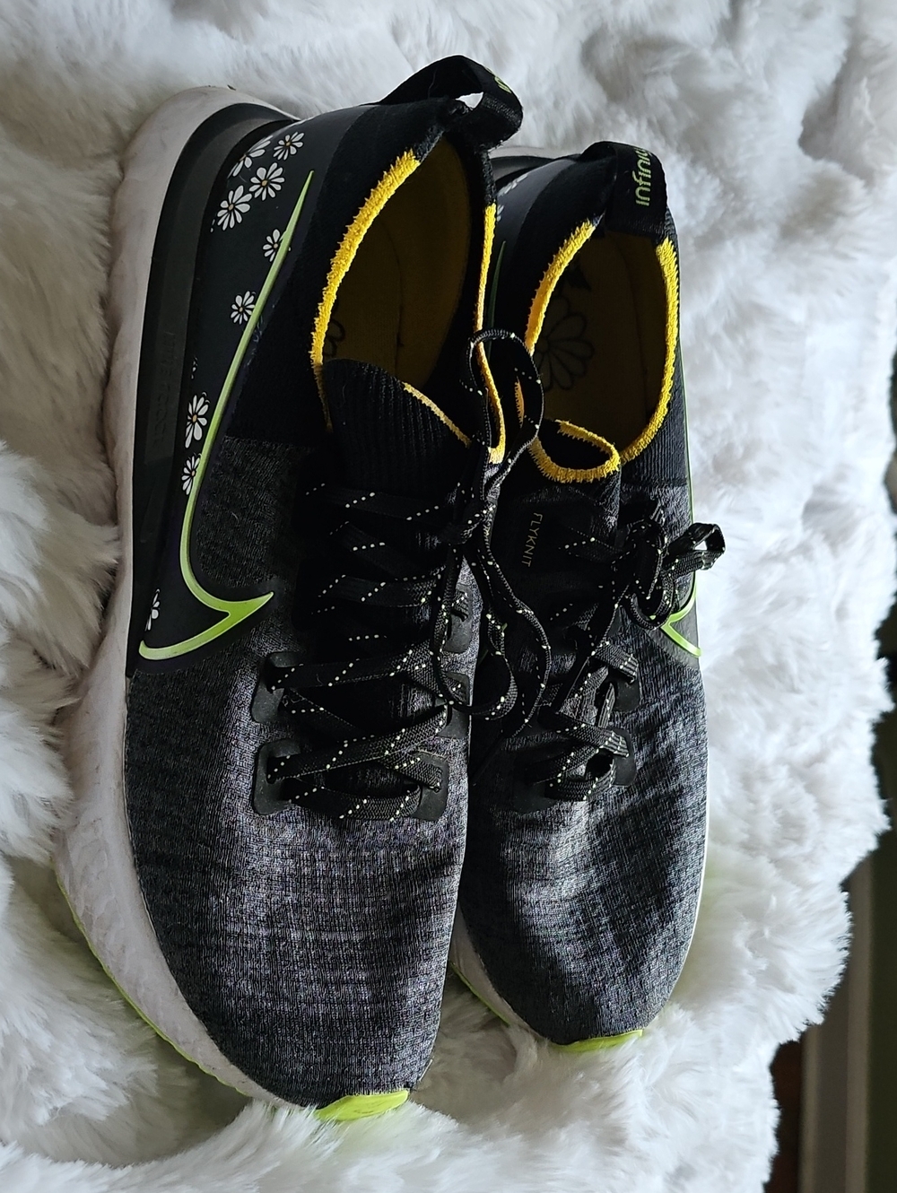 Nike Black & Neon Yellow Floral-Accent Running Sneakers